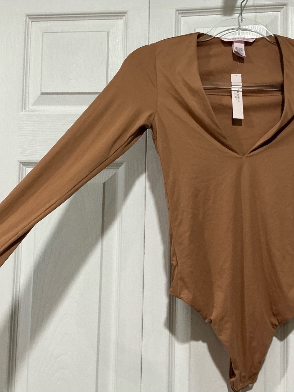 🤎 NWT Victoria’s Secret BODYWEAR Feather Soft Long Sleeve V-neck Thong Bodysuit - Picture 5 of 10